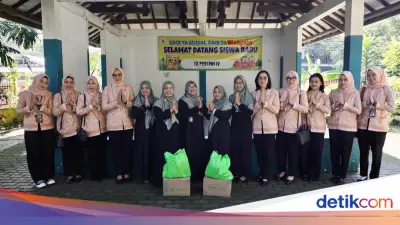 DWP Kemendagri Salurkan 120 Paket Sembako untuk Korban Banjir di Tangerang