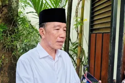 Fakta Cek: Hoaks Prabowo Panggil Jokowi ke Istana untuk Tunjukkan Ijazah