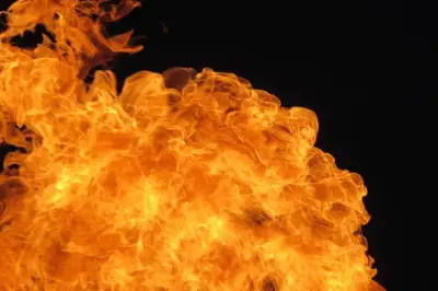 Fakta Video Ledakan di Iran: Bukan Rudal, Melainkan Kebakaran Bangunan