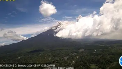 Gunung Semeru Erupsi Lagi, Warga Dilarang Beraktivitas di Sekitar Besuk Kobokan