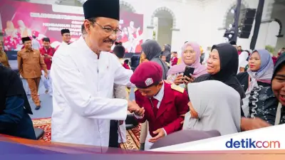 Gus Ipul Ajak Masyarakat Pasuruan Optimis Hadapi Masa Depan Lewat Pendidikan dan Ekonomi