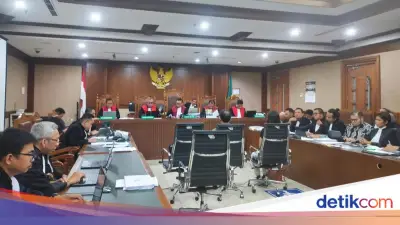 Hakim Tanya Asal Usul Panggilan 'Mas Menteri' ke Nadiem di Sidang Korupsi Chromebook