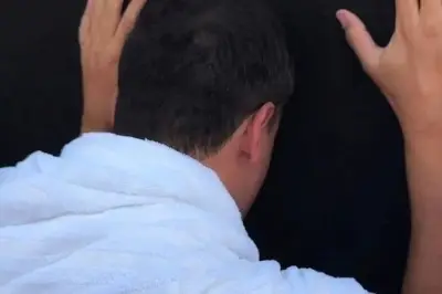 Hamish Daud Refleksi Hidup Saat Umrah di Hari Ulang Tahun Ramadan