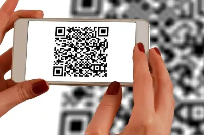 Ilmuwan Ciptakan Kode QR Terkecil di Dunia, Simpan Data Ribuan Tahun