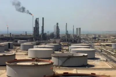 Iran Balas Serangan AS-Israel, Ledakan Guncang Dubai dan Doha