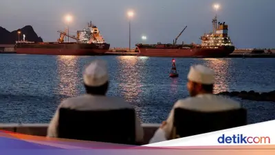 Iran Tegaskan Penutupan Selat Hormuz, Kapal Tanker Terus Jadi Sasaran