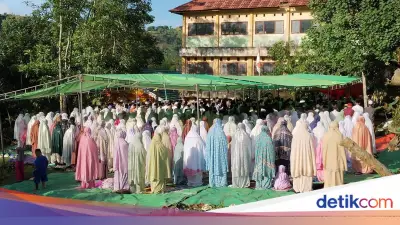 Jemaah Naqsabandiyah di Bima Gelar Salat Idul Fitri Lebih Awal Hari Ini