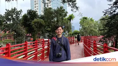 Jembatan Merah Putih Jadi Primadona Spot Foto di Taman Bendera Pusaka Jakarta