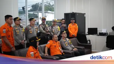 Kabasarnas Tinjau Kesiapan Personel dan Sarana di Pos Gadog Bogor untuk Arus Mudik