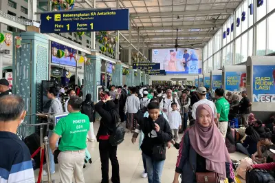 KAI Proyeksikan Puncak Arus Balik ke Jakarta Terjadi pada H+3 Lebaran 2026