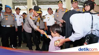 Kapolda Metro Jaya Pantau Langsung Kesiapan Mudik di Terminal dan Stasiun Jakarta