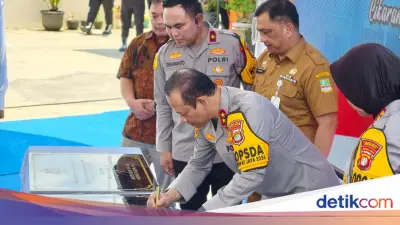 Kapolda Metro Jaya Resmikan Kantor Satpamobvit dan Polsek Babelan di Bekasi
