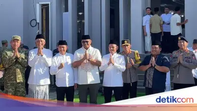 Lebaran, Menteri PU Dody Hanggodo Kunjungi Korban Bencana di Aceh Tamiang