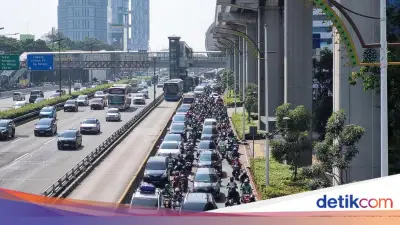 Libur Lebaran Berakhir, Lalu Lintas Pasar Minggu-Pancoran Macet Pagi Ini