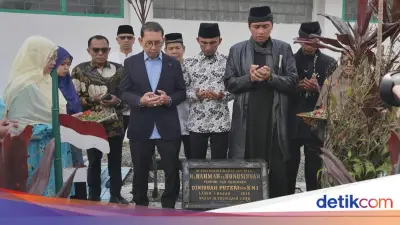 Menbud Fadli Zon Napak Tilas Jejak Rahmah El Yunusiyyah, Soroti Pendidikan Perempuan