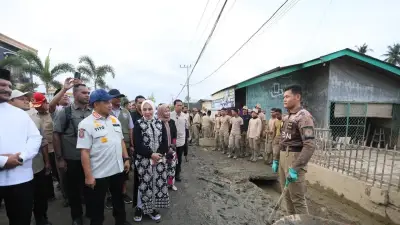 Mendagri Tito Targetkan Pengungsi Bencana Sumatera Tak Lagi Tinggal di Tenda Sebelum Lebaran