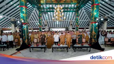 Mensos Gus Ipul Kunjungi Gresik, Soroti Sekolah Rkyat Sebagai Miniatur Pengentasan Kemiskinan