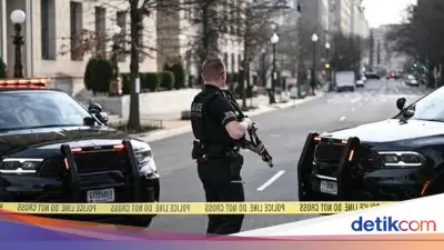 Mobil Tabrak Barikade Gedung Putih AS, Area Sekitar Ditutup dan Pengemudi Ditahan