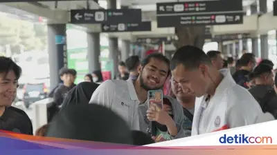 PAM JAYA dan Pelita Jaya Bagikan Tumbler, Ajak Warga Jakarta Kurangi Sampah Plastik
