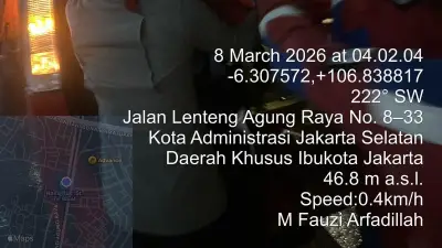 Pengendara Motor Tewas Tertimpa Pohon Tumbang di Jakarta Selatan