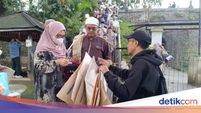 Penjaja Tikar di Sempur Bogor Raih Berkah Ekonomi dari Salat Idul Fitri