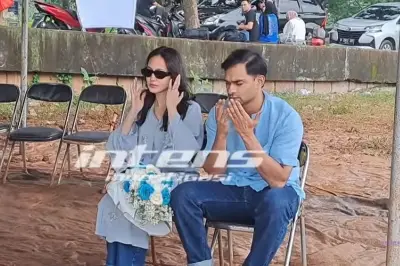 Pevita Pearce Langsung Ziarah ke Makam Vidi Aldiano Usai Tiba dari Malaysia