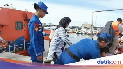 Polairud Polda Metro Jaya Amankan Dermaga Kali Adem Saat Libur Lebaran