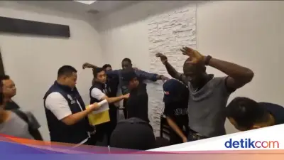 Polisi Tangkap 2 WN Liberia di Apartemen Kembangan Terkait Penipuan Black Dollar