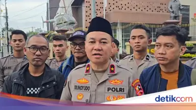 Polri dan Jurnalis Bagikan 1.500 Takjil di Sekitar Mabes, Siapkan Mudik Lancar