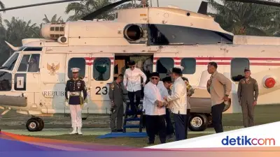 Presiden Prabowo Jalani Salat Id di Aceh Tamiang, Cek Pemulihan Pasca Bencana