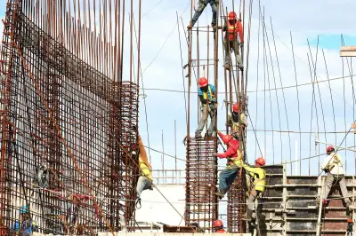 Puasa Ramadhan bagi Pekerja Fisik Berat: Tantangan dan Panduan Islam