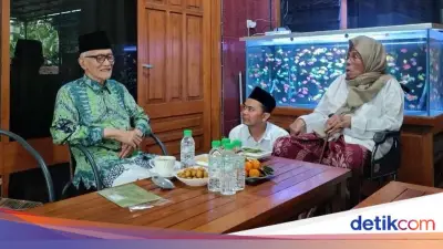 Rais Aam PBNU Silaturahmi Lebaran ke KH Nurul Huda Djazuli, Gus Ipul: Teladan bagi Generasi Muda