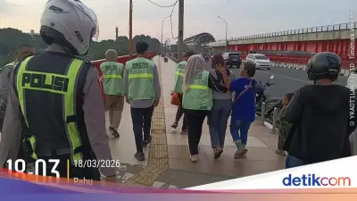 Respons Cepat 110 Polda Sumsel Selamatkan Warga dari Jembatan Ampera