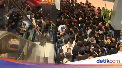 Ricuh di Mal Bogor Akibat Kehabisan Tiket Konser, Pengunjung Memaksa Masuk