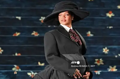Rihanna Alami Kepanikan Usai Rumah Mewahnya di Los Angeles Ditembaki