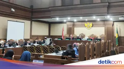 Saksi Ungkap Visi Nadiem: Ubah Pendidikan dengan Ketergantungan Teknologi