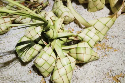 Tips Menghangatkan Ketupat Agar Tak Cepat Basi, Tetap Awet dan Lezat