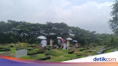 TPU Tanah Kusir Dipadati Peziarah Lebaran 2026, Lalu Lintas Macet Total