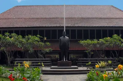 UI Tembus 100 Besar Dunia, Jurusan Hukum Terbaik Versi QS WUR 2026