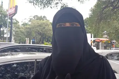 Umi Pipik Teringat Momen Mencekam Saat Rumahnya Terbakar Setelah Uje Meninggal