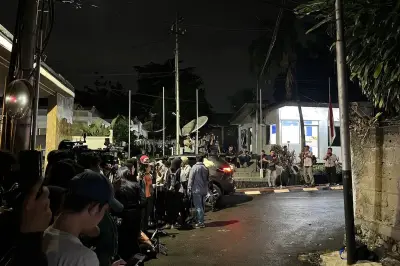 Vidi Aldiano Meninggal Dunia, Pelayat Berdatangan ke Rumah Duka di Cilandak