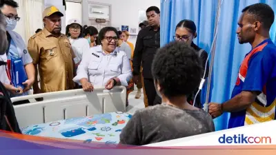 Wamendagri Tinjau RSUD Yowari, Tegaskan Perbaikan Layanan Medis dan Manajemen