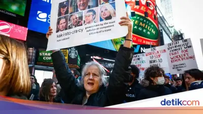 Warga New York Demo Tuntut Penghentian Perang AS-Iran Pasca Serangan Trump