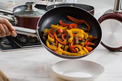 Waspada! 5 Jenis Makanan Ini Tidak Cocok Dimasak di Wajan Antilengket