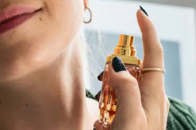 Waspada, Menyemprot Parfum di Leher Diduga Tingkatkan Risiko Gangguan Tiroid