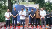 7.000 Liter Eco Enzyme Dituangkan ke Sungai Jaletreng untuk Atasi Pencemaran Pestisida