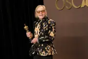 Amy Madigan Akhirnya Raih Oscar Pertama Setelah 40 Tahun Dinanti