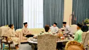 Hangatnya Halalbihalal Prabowo dan Jokowi di Istana, Duduk Satu Sofa Bercengkerama