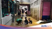 Hari Kedua Lebaran, Banjir Masih Melanda Permukiman Warga Ciracas Jakarta Timur