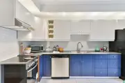 Hindari 5 Desain Backsplash Dapur yang Bikin Tampilan Jadi Ketinggalan Zaman
